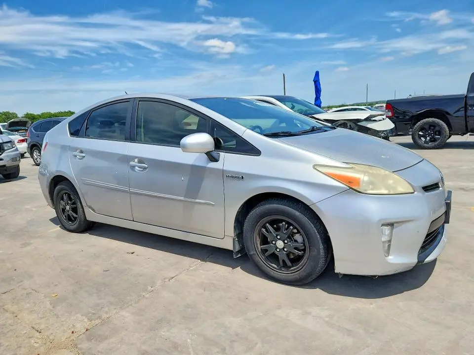 2012 TOYOTA PRIUS THREE  
