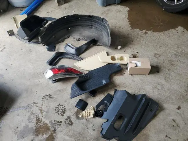 2015 TOYOTA HIGHLANDER LE  