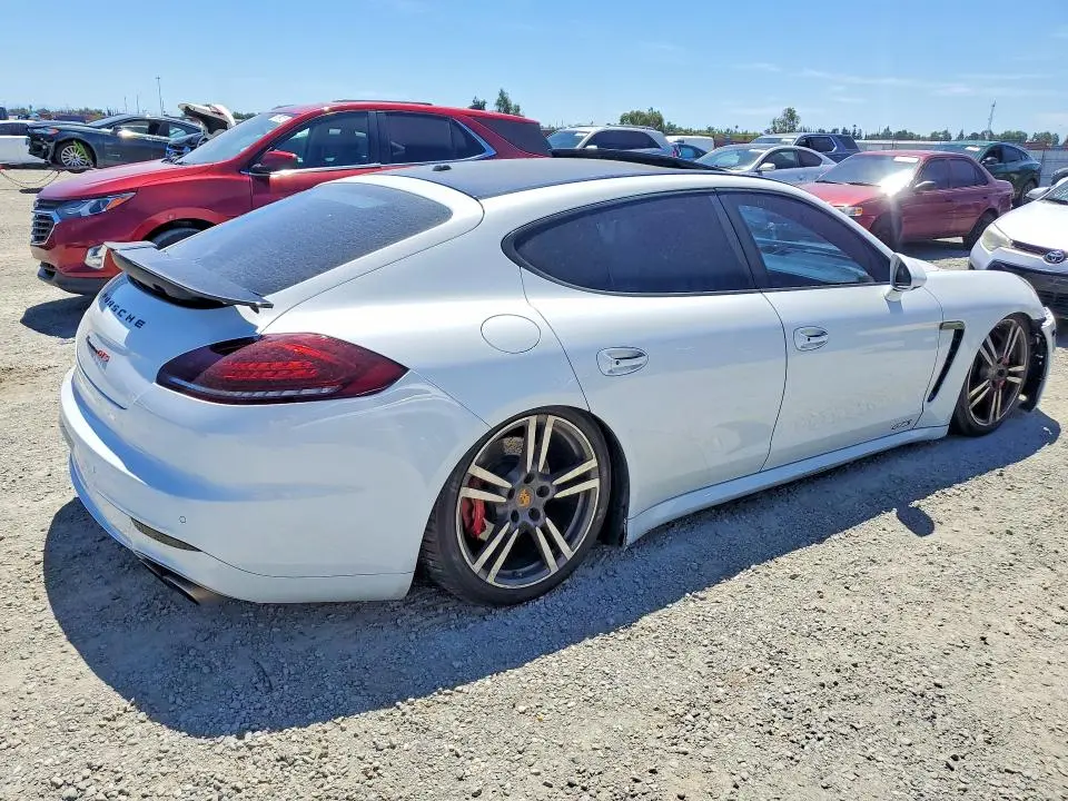 2016 PORSCHE PANAMERA GTS  