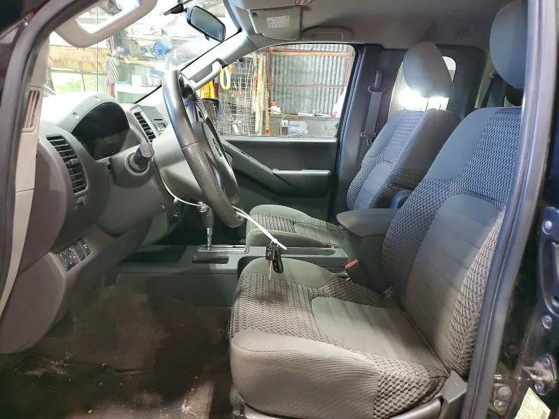 2012 NISSAN FRONTIER SV V6  