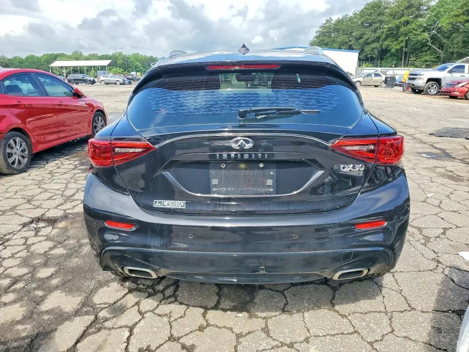 2017 INFINITI QX30 BASE  