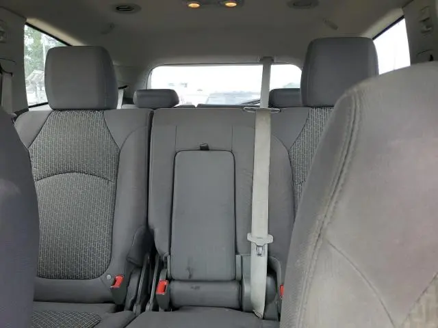 2012 CHEVROLET TRAVERSE LS  