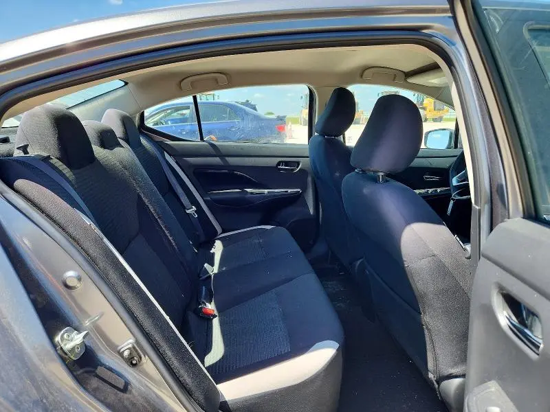 2022 NISSAN VERSA SV  