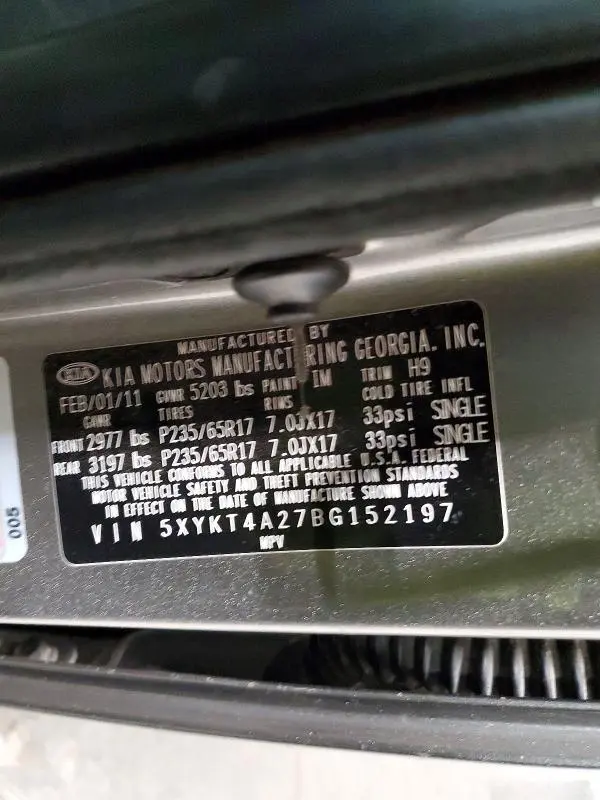 2011 KIA SORENTO BASE  