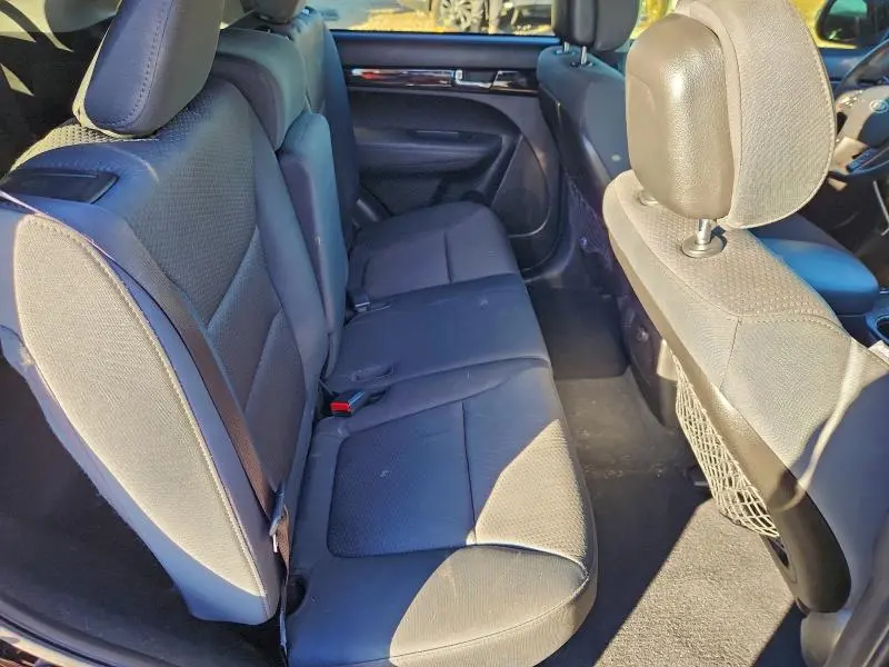 2012 KIA SORENTO BASE  