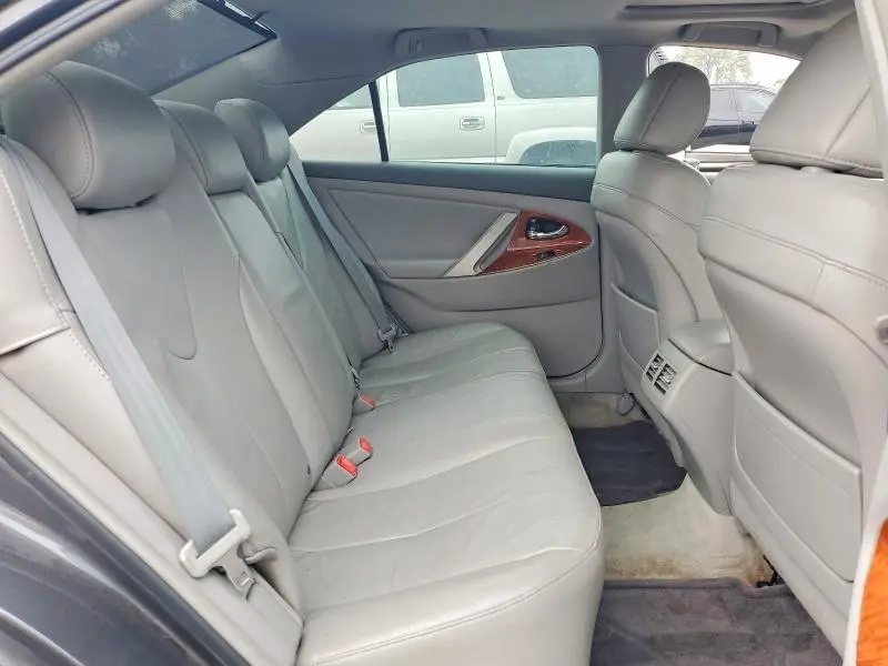 2010 TOYOTA CAMRY XLE  