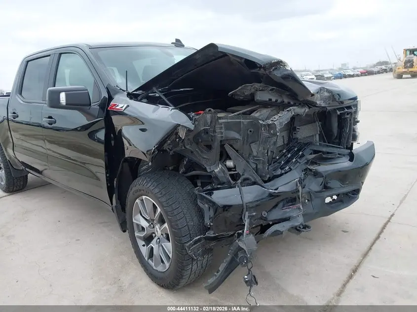 2021 CHEVROLET SILVERADO 1500 4WD  SHORT BED RST