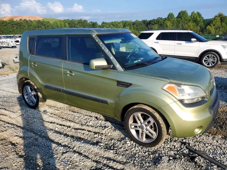 2011 KIA SOUL +  