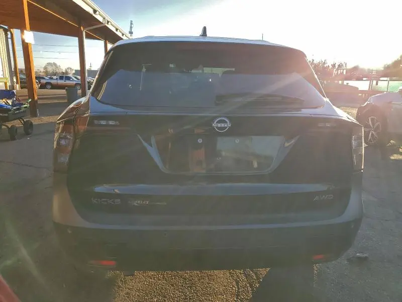 2025 NISSAN KICKS S  