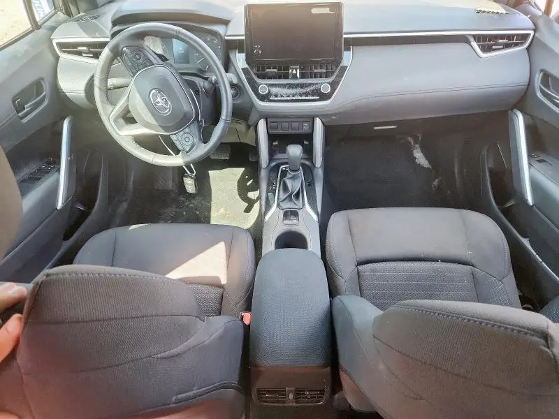2024 TOYOTA COROLLA CROSS SE  