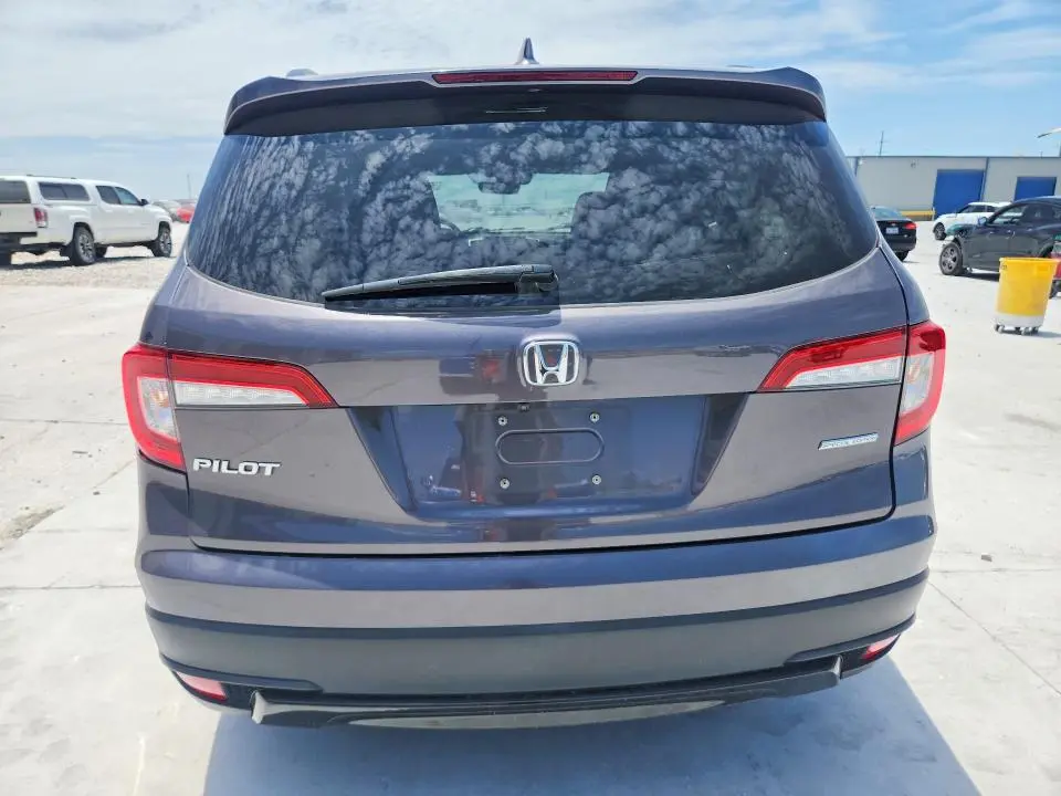 2021 HONDA PILOT SE  