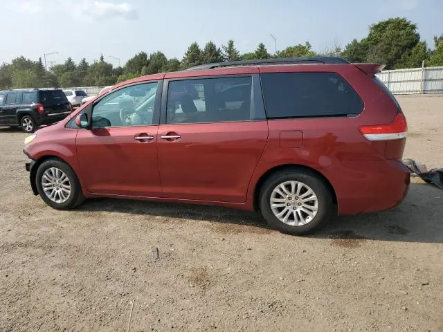 2011 TOYOTA SIENNA XLE  