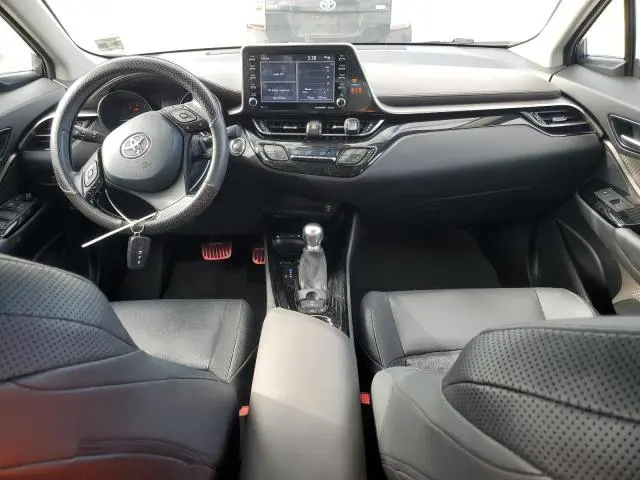 2021 TOYOTA C-HR XLE  