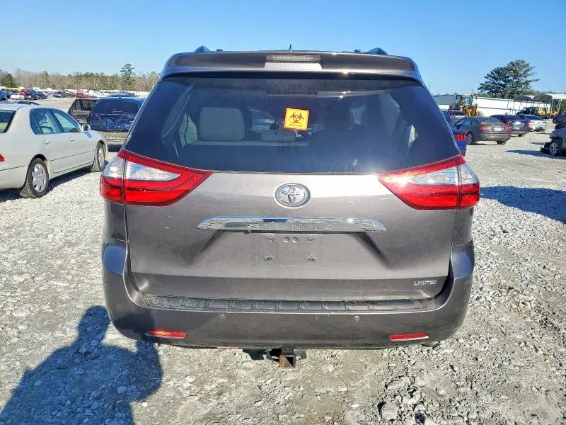 2016 TOYOTA SIENNA XLE  