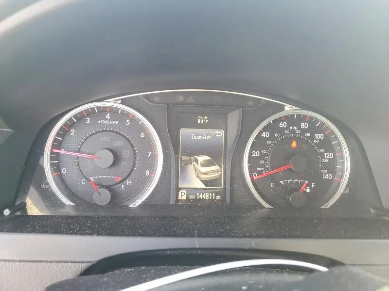 2015 TOYOTA CAMRY SE  