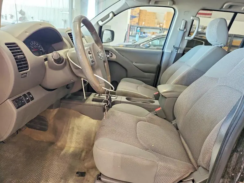 2016 NISSAN FRONTIER SV  