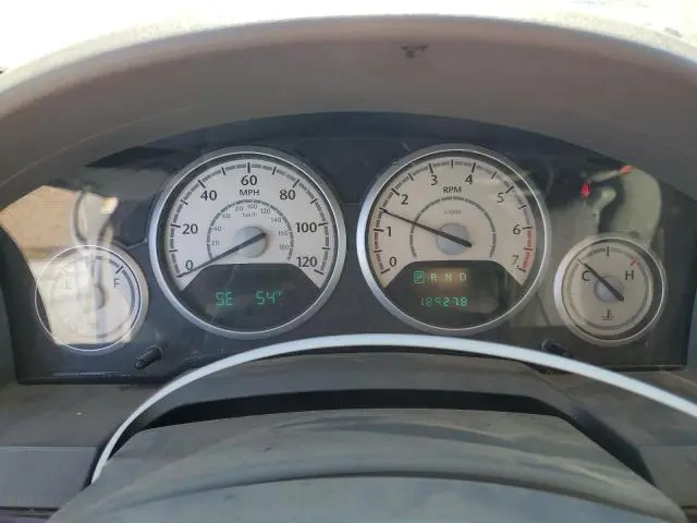 2010 CHRYSLER TOWN & COUNTRY TOURING  