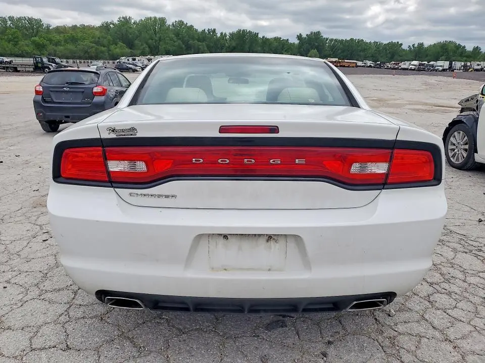 2014 DODGE CHARGER SE  