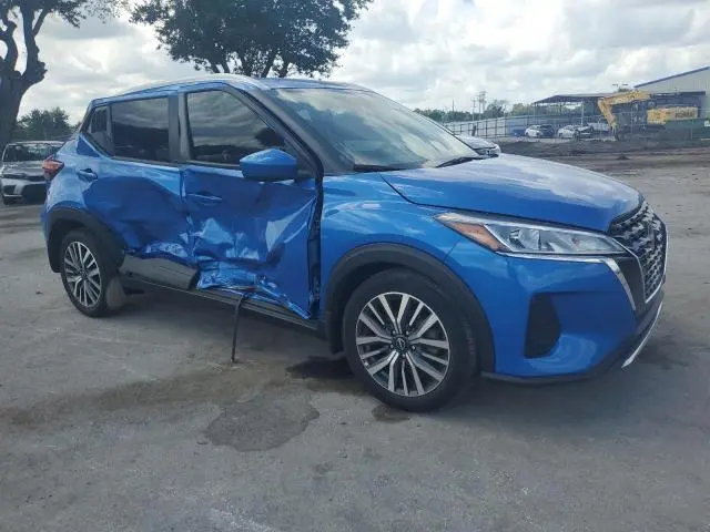 2023 NISSAN KICKS SV  