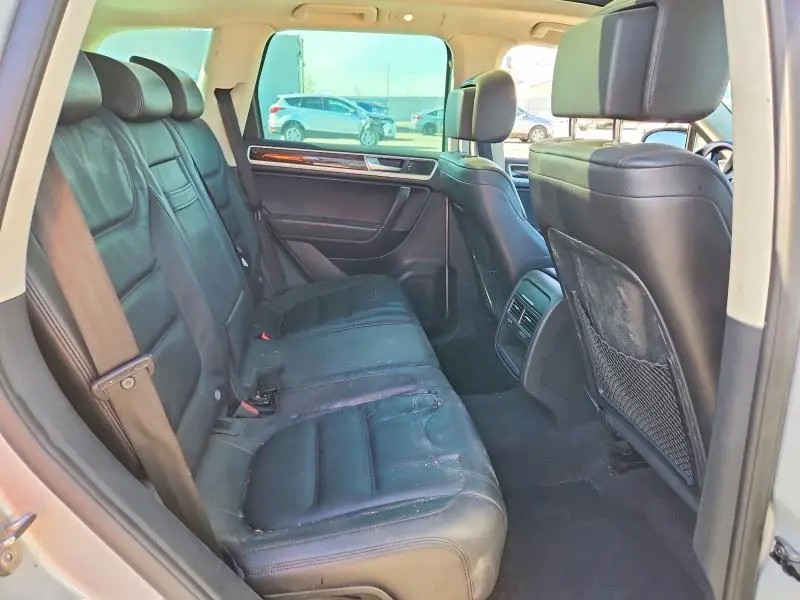 2015 VOLKSWAGEN TOUAREG V6  