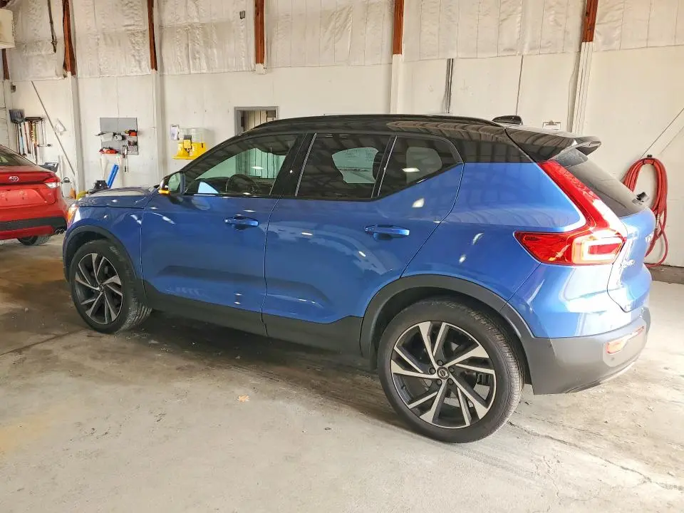 2021 VOLVO XC40 T5 R-DESIGN  