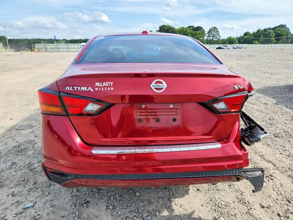 2021 NISSAN ALTIMA SV  