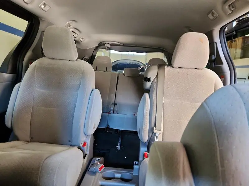 2020 TOYOTA SIENNA LE  