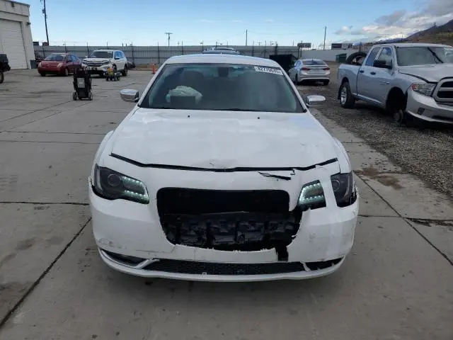 2019 CHRYSLER 300 LIMITED  