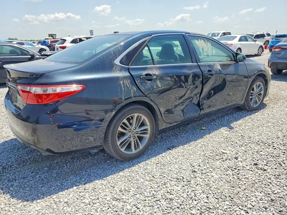 2015 TOYOTA CAMRY SE  