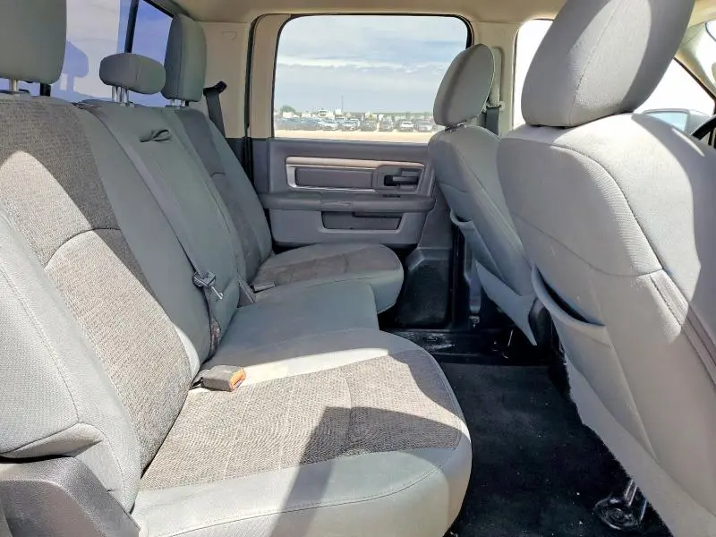 2015 RAM 1500 SLT  