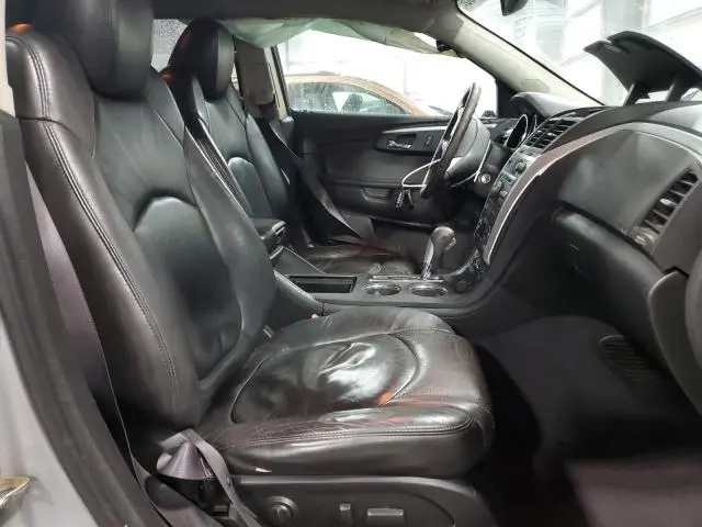 2010 CHEVROLET TRAVERSE LT  