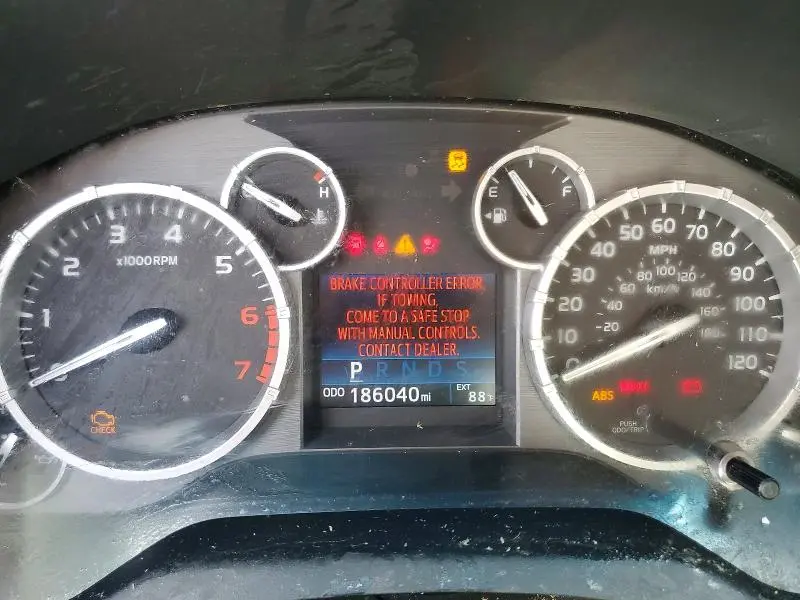 2016 TOYOTA TUNDRA SR5  