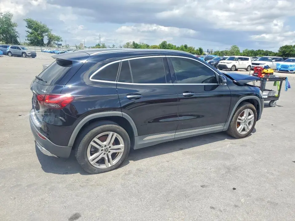 2021 MERCEDES-BENZ GLA 250 4MATIC  