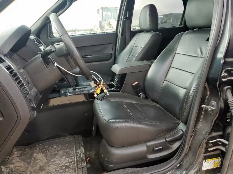 2010 FORD ESCAPE LIMITED  