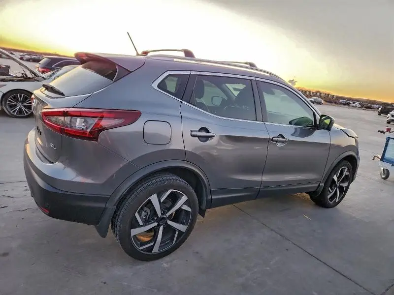 2021 NISSAN ROGUE SPORT SL  