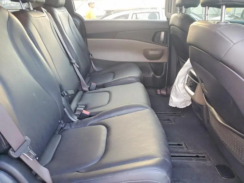 2025 KIA CARNIVAL EX  