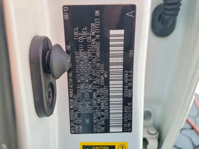 2013 TOYOTA HIGHLANDER SE  