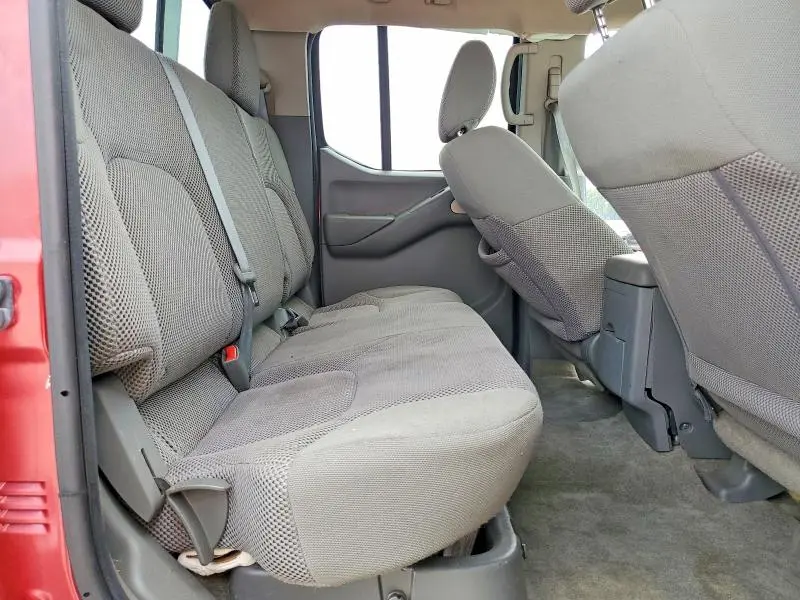 2015 NISSAN FRONTIER SV  