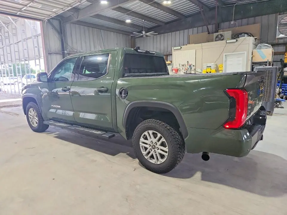 2022 TOYOTA TUNDRA SR5  