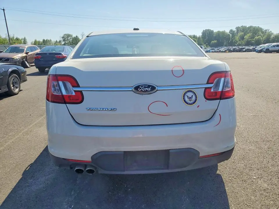 2011 FORD TAURUS SE  
