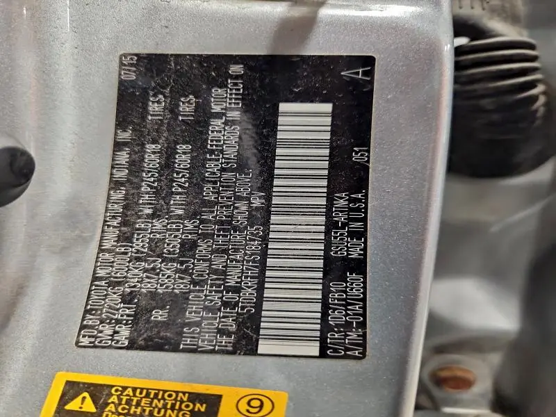 2015 TOYOTA HIGHLANDER LE  