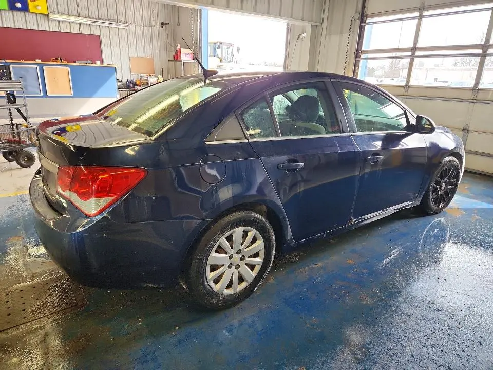 2011 CHEVROLET CRUZE LS  