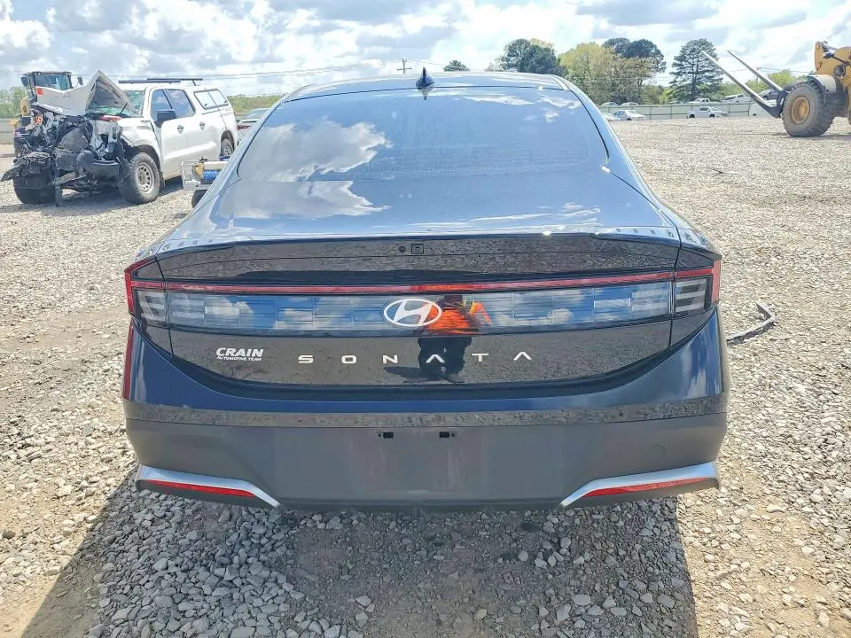 2025 HYUNDAI SONATA SE  