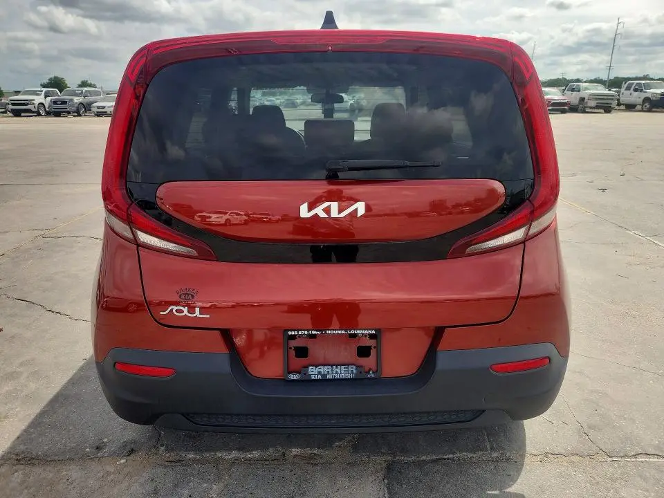 2022 KIA SOUL LX  