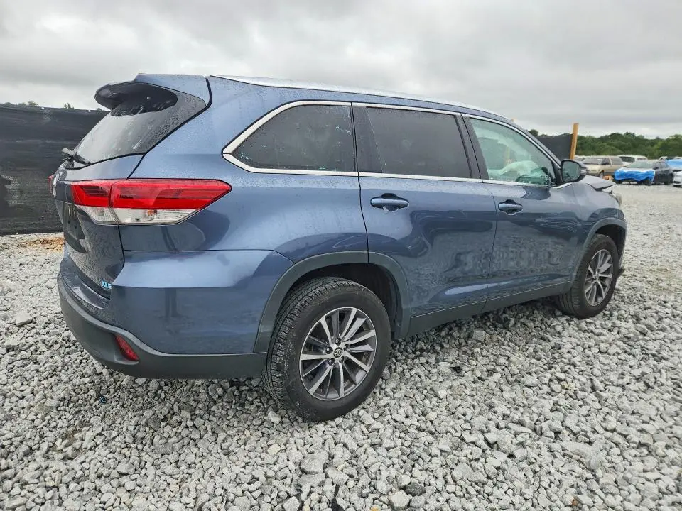 2019 TOYOTA HIGHLANDER XLE  