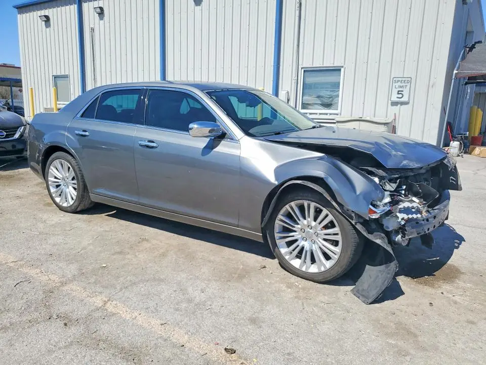 2011 CHRYSLER 300 LIMITED  