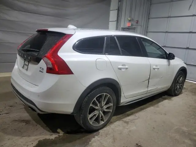 2017 VOLVO V60 CROSS COUNTRY PREMIER  