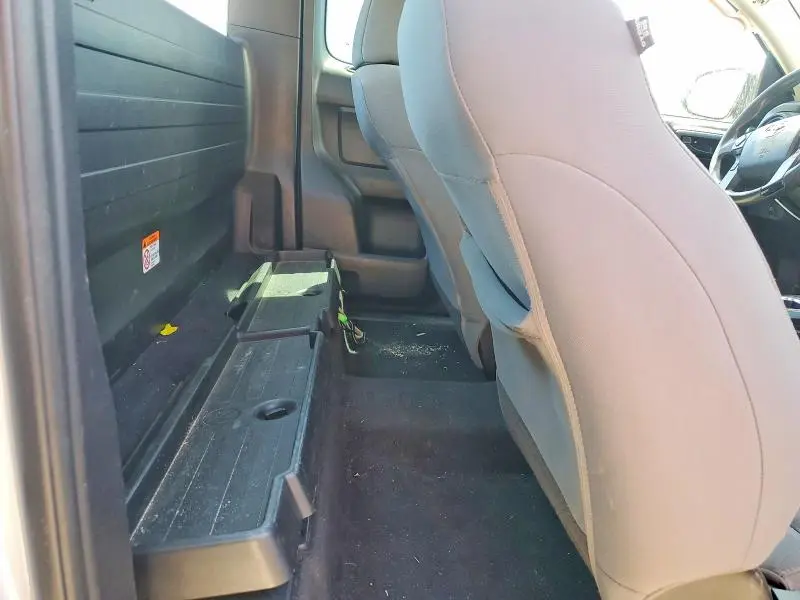 2018 TOYOTA TACOMA SR  