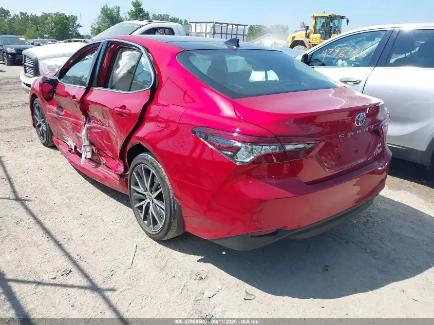 2023 TOYOTA CAMRY XLE