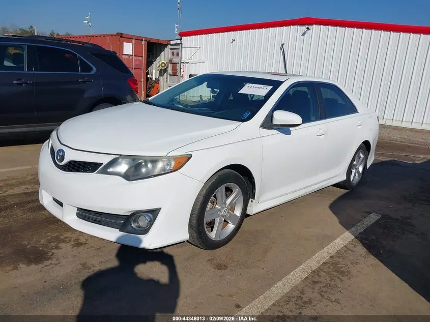 2013 TOYOTA CAMRY SE